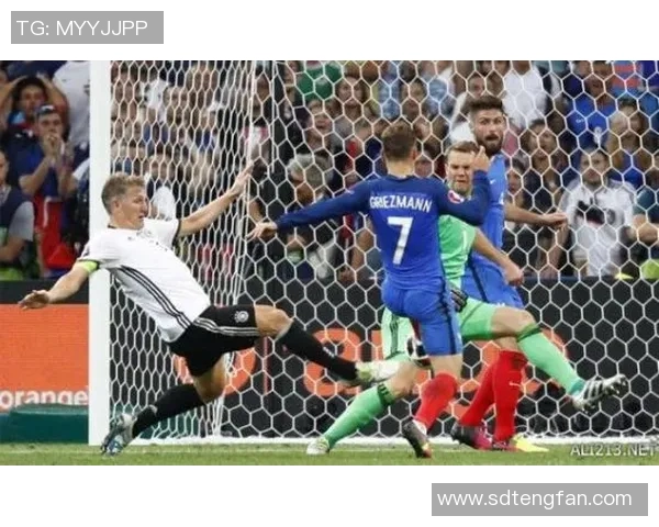 赵达裕足球明星的崛起与成就揭秘：从青涩少年到绿茵场上的传奇之路