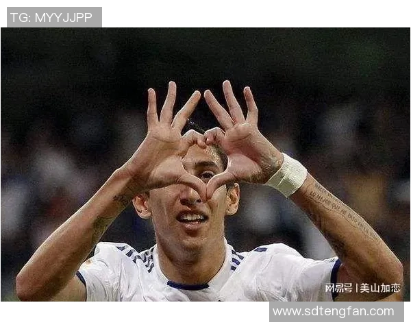 足球明星经典姿势全解析助你掌握足球技巧与风采